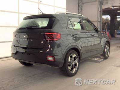 2025 Hyundai Venue SEL - zdjęcie 4 z 33 - miniatura