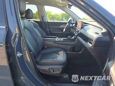 2025 Toyota Grand Highlander XLE - zdjęcie 8 z 34 - miniatura