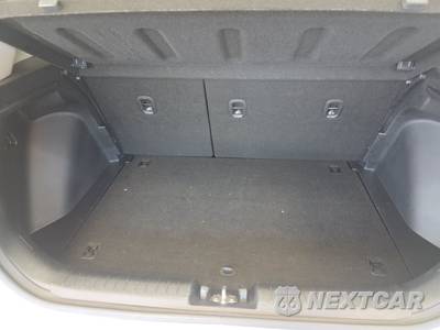 2025 Hyundai Venue SEL - zdjęcie 16 z 28 - miniatura