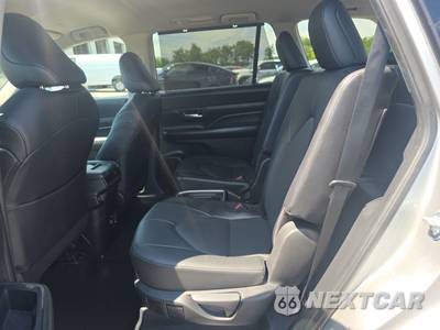 2025 Toyota Grand Highlander XLE - zdjęcie 13 z 33 - miniatura