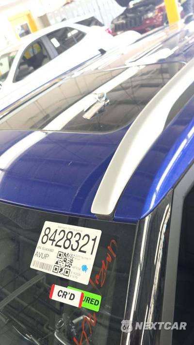 2025 Hyundai Venue SEL - zdjęcie 20 z 28 - miniatura