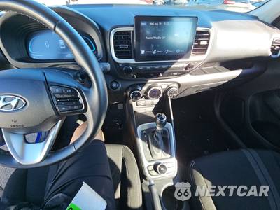 2025 Hyundai Venue SEL - zdjęcie 11 z 28 - miniatura