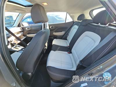 2025 Hyundai Venue SEL - zdjęcie 13 z 34 - miniatura