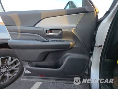 2025 Toyota Grand Highlander XLE - zdjęcie 9 z 41 - miniatura