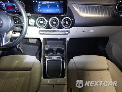 2025 Mercedes-Benz GLA 250 4MATIC - zdjęcie 11 z 24 - miniatura