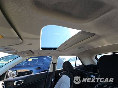 2025 Hyundai Venue SEL - zdjęcie 20 z 25 - miniatura