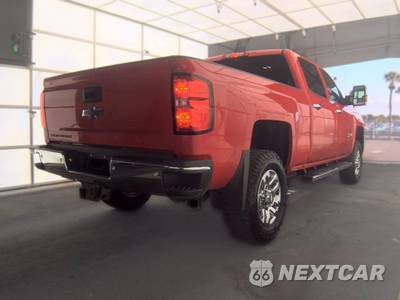 2019 Chevrolet Silverado 2500HD LTZ Crew Cab Medium Bed 1LZ - zdjęcie 4 z 27 - miniatura