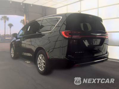 2024 Chrysler Pacifica Touring L 121.6" WB - zdjęcie 6 z 30 - miniatura