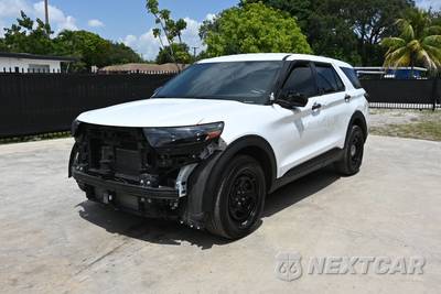2025 Ford Police Interceptor Utility - zdjęcie 1 z 18 - miniatura