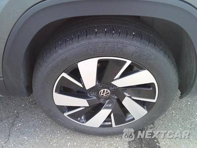 2025 Volkswagen Atlas Cross Sport 2.0T SE w/Technology - zdjęcie 16 z 27 - miniatura