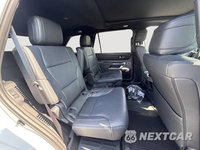2026 Toyota Sequoia Platinum - zdjęcie 4 z 12 - miniatura
