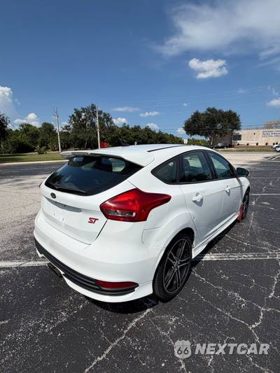 2016 Ford Focus ST Hatchback - zdjęcie 4 z 8 - miniatura