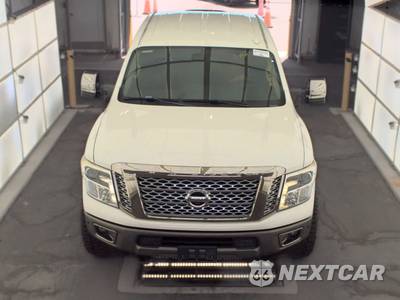 2017 Nissan TITAN XD Platinum Reserve Crew Cab Medium Bed - zdjęcie 2 z 29 - miniatura