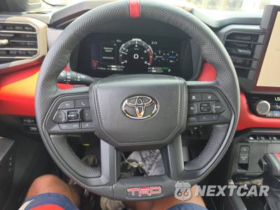 2026 Toyota Sequoia TRD Pro - zdjęcie 10 z 24 - miniatura