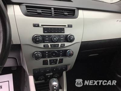 2010 Ford Focus SEL Sedan - zdjęcie 14 z 43 - miniatura