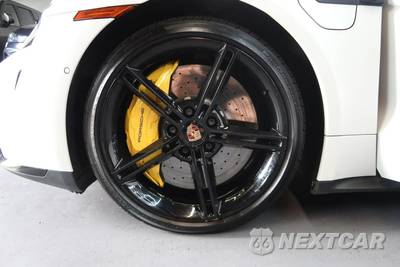 2020 Porsche Taycan Turbo S - zdjęcie 10 z 47 - miniatura