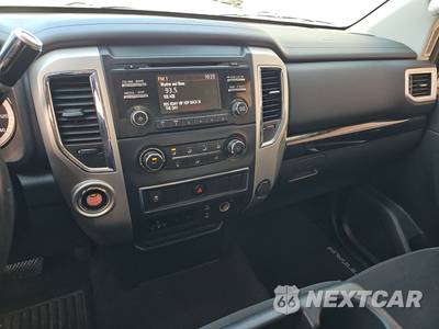 2016 Nissan TITAN XD SV Crew Cab Medium Bed - zdjęcie 11 z 32 - miniatura