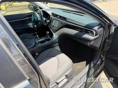 2018 Toyota Camry LE - zdjęcie 9 z 13 - miniatura