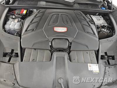 2023 Porsche Cayenne GTS Coupe - zdjęcie 16 z 23 - miniatura