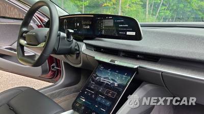 2025 Lucid Air Pure - zdjęcie 39 z 67 - miniatura