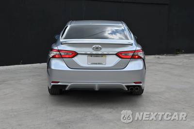 2018 Toyota Camry SE - zdjęcie 7 z 23 - miniatura