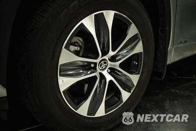 2024 Toyota Highlander Hybrid XLE - zdjęcie 3 z 30 - miniatura