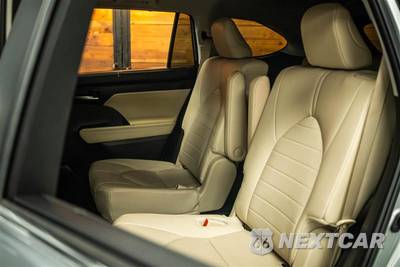2024 Toyota Highlander Hybrid XLE - zdjęcie 11 z 30 - miniatura