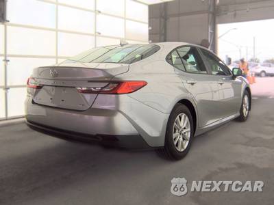 2025 Toyota Camry LE - zdjęcie 4 z 28 - miniatura