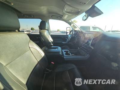 2019 Chevrolet Silverado 2500HD LTZ Crew Cab Medium Bed 1LZ - zdjęcie 14 z 53 - miniatura