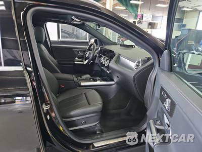 2024 Mercedes-Benz GLA 250 4MATIC - zdjęcie 8 z 31 - miniatura