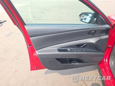 2026 Hyundai Elantra SEL Sport - zdjęcie 9 z 43 - miniatura