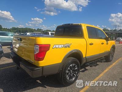 2018 Nissan TITAN PRO-4X Crew Cab Short Bed - zdjęcie 4 z 20 - miniatura