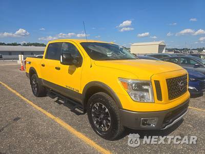 2018 Nissan TITAN PRO-4X Crew Cab Short Bed - zdjęcie 3 z 20 - miniatura