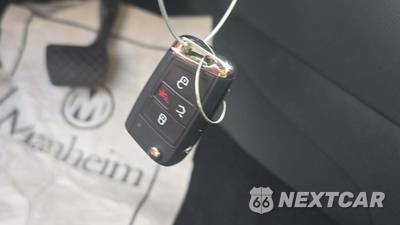 2016 Volkswagen e-Golf SE Hatchback - zdjęcie 21 z 36 - miniatura
