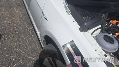 2016 Volkswagen e-Golf SE Hatchback - zdjęcie 27 z 36 - miniatura