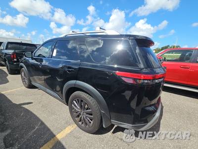 2023 Nissan Pathfinder SL - zdjęcie 6 z 17 - miniatura