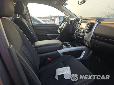 2018 Nissan TITAN XD SV Crew Cab Medium Bed - zdjęcie 8 z 18 - miniatura