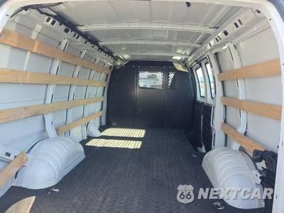 2025 Chevrolet Express 2500 Cargo Van 1WT 135.0" WB - zdjęcie 15 z 24 - miniatura