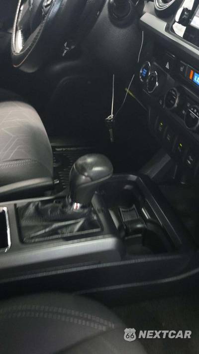 2017 Toyota Tacoma TRD Off-Road Crew Cab Medium Bed - zdjęcie 31 z 34 - miniatura