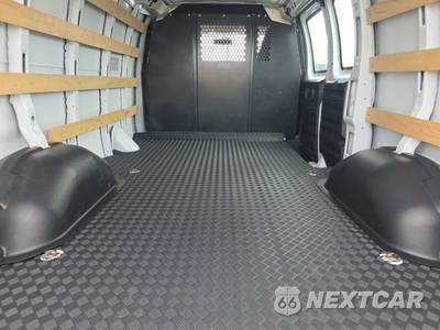 2025 Chevrolet Express 2500 Cargo Van 1WT 135.0" WB - zdjęcie 16 z 23 - miniatura