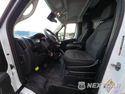 2025 Ram ProMaster 2500 Cargo Van Tradesman w/Passenger Seat Low Roof 136.0" WB - zdjęcie 7 z 28 - miniatura