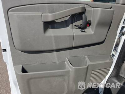 2025 GMC Savana 2500 Cargo Van 1WT 135.0" WB - zdjęcie 9 z 25 - miniatura