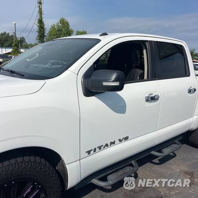 2019 Nissan TITAN SV Crew Cab Short Bed - zdjęcie 3 z 46 - miniatura