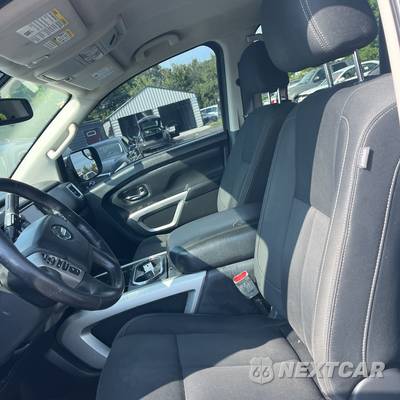 2019 Nissan TITAN SV Crew Cab Short Bed - zdjęcie 34 z 46 - miniatura