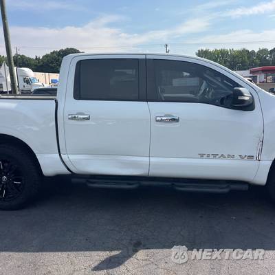 2019 Nissan TITAN SV Crew Cab Short Bed - zdjęcie 26 z 46 - miniatura