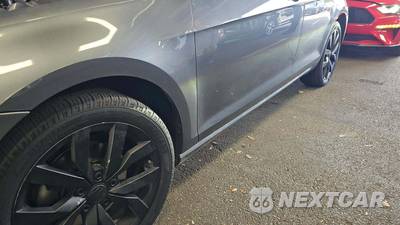 2019 Volkswagen Golf SE Hatchback - zdjęcie 21 z 32 - miniatura