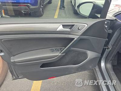 2019 Volkswagen Golf SE Hatchback - zdjęcie 9 z 32 - miniatura