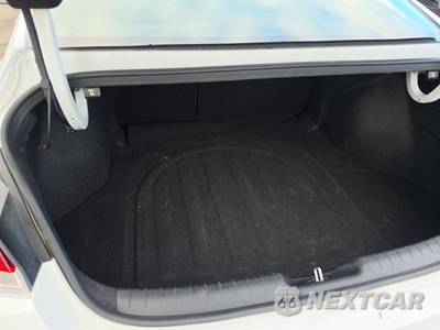 2025 Hyundai Elantra Limited - zdjęcie 16 z 27 - miniatura