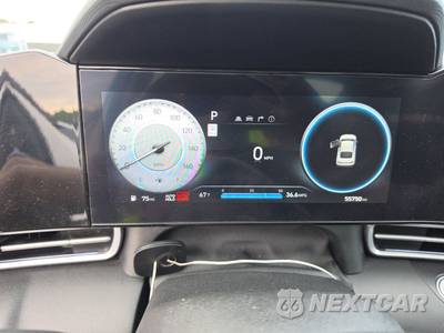 2025 Hyundai Elantra Limited - zdjęcie 12 z 27 - miniatura