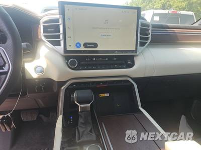 2024 Toyota Sequoia Capstone - zdjęcie 11 z 19 - miniatura